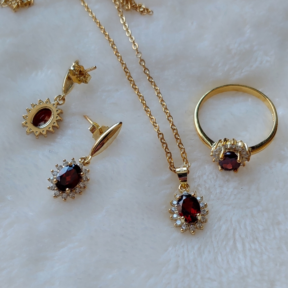 Garnet set